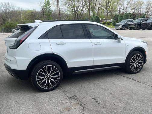 2024 Cadillac XT4 Sport