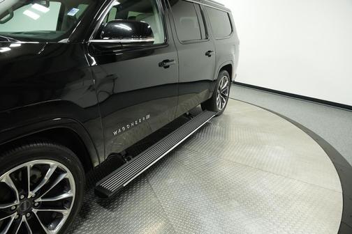 2023 Jeep Wagoneer L Series III 4x4
