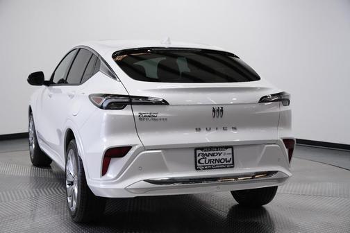 White Frost Tricoat 2026 Buick Envista Avenir FWD