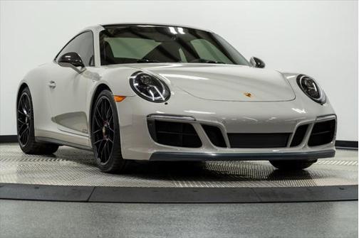 2018 Porsche 911 Carrera 4 GTS