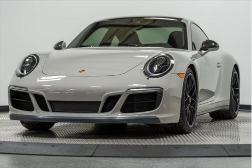 2018 Porsche 911 Carrera 4 GTS