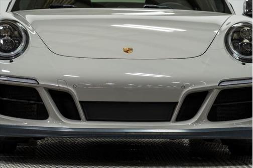 2018 Porsche 911 Carrera 4 GTS