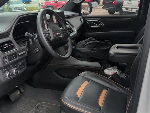 2023 GMC Yukon XL 4WD AT4