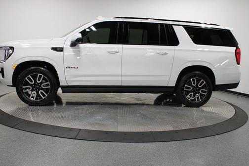 2023 GMC Yukon XL 4WD AT4