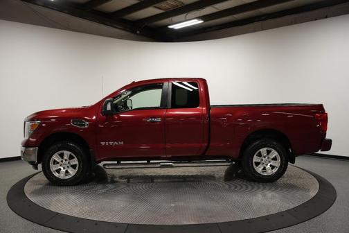 2017 Nissan Titan SV