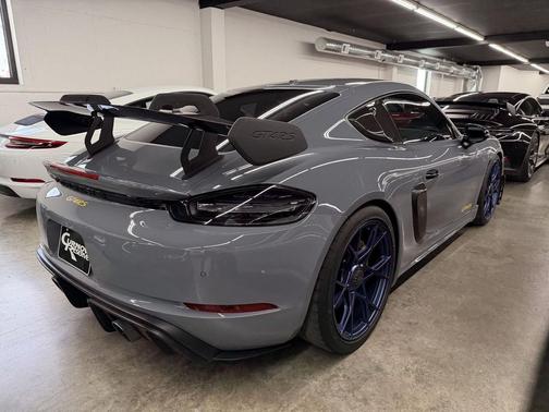 2023 Porsche 718 Cayman GT4 RS