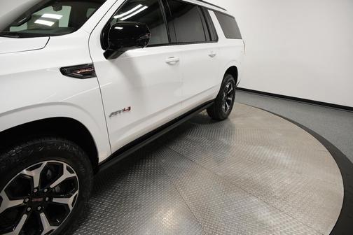 Summit White 2026 GMC Yukon XL 4WD AT4