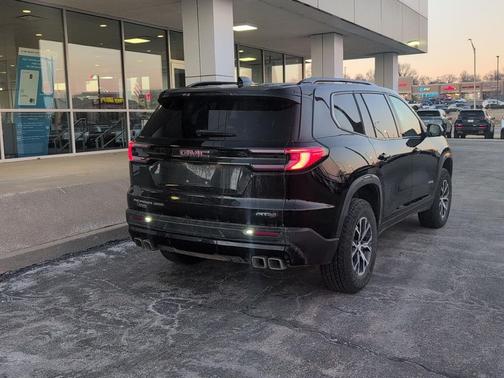 2025 GMC Acadia AWD AT4
