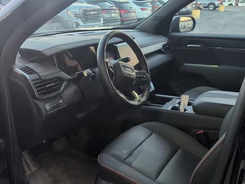 2025 GMC Acadia AWD AT4