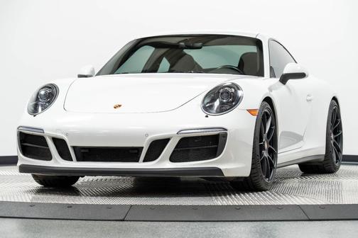 2018 Porsche 911 Carrera GTS