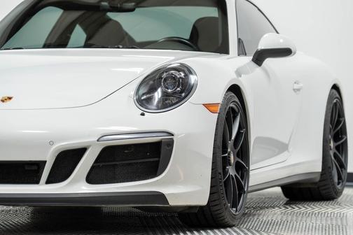 2018 Porsche 911 Carrera GTS