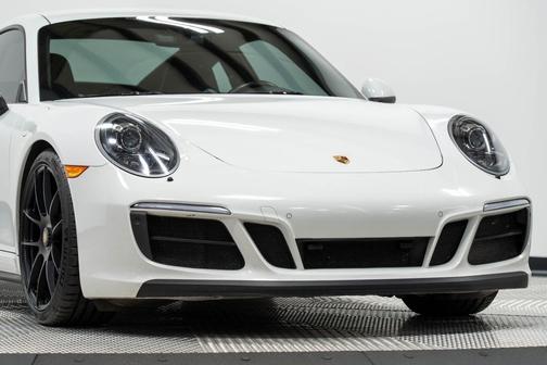 2018 Porsche 911 Carrera GTS
