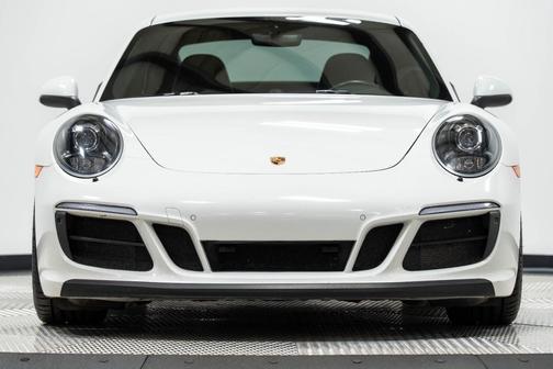 2018 Porsche 911 Carrera GTS