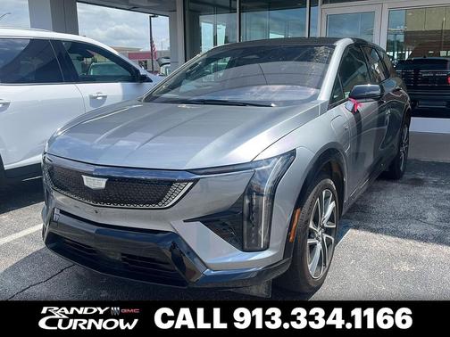Argent Silver Metallic 2025 Cadillac OPTIQ Sport 2 AWD