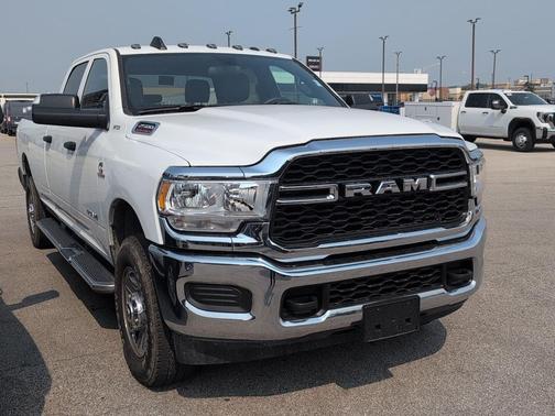 2022 RAM 2500 Tradesman Crew Cab 4x4 8' Box