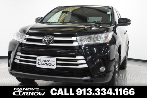 Midnight Black Metallic 2019 Toyota Highlander LE Plus