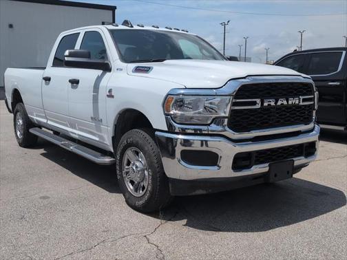 2022 RAM 2500 Tradesman Crew Cab 4x4 8' Box