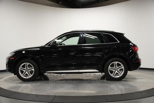 Brilliant Black 2019 Audi Q5 45 Premium