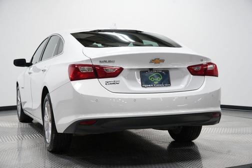 Summit White 2025 Chevrolet Malibu FWD 1LT