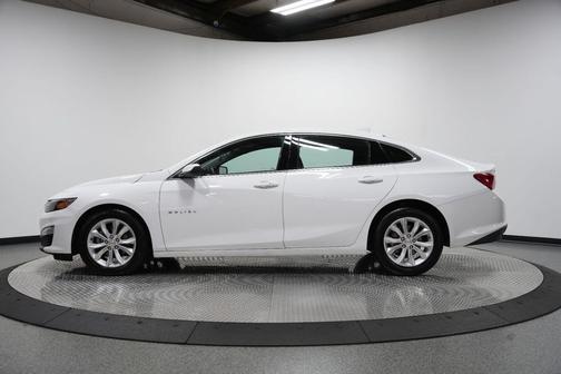 Summit White 2025 Chevrolet Malibu FWD 1LT