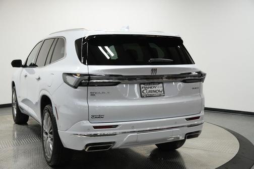 iridescent white tricoat 2026 Buick Enclave Avenir FWD