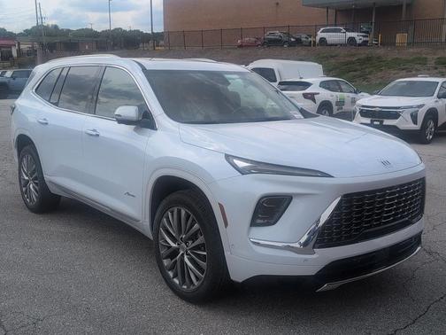 iridescent white tricoat 2026 Buick Enclave Avenir FWD