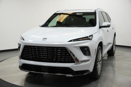 iridescent white tricoat 2026 Buick Enclave Avenir FWD
