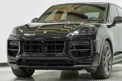 BLACK 2024 Porsche Cayenne Turbo GT