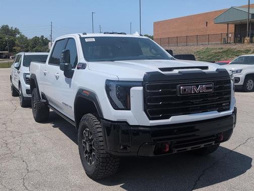 GAZ/White 2026 GMC Sierra 2500 AT4X