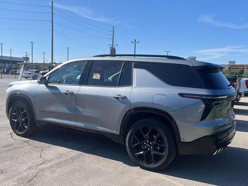 Sterling Gray Metallic 2024 Chevrolet Traverse RS