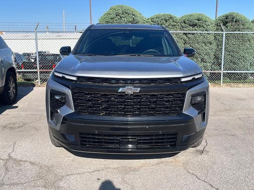 Sterling Gray Metallic 2024 Chevrolet Traverse RS