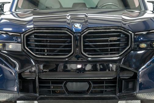 2023 BMW XM Base (A8)