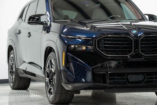 2023 BMW XM Base (A8)