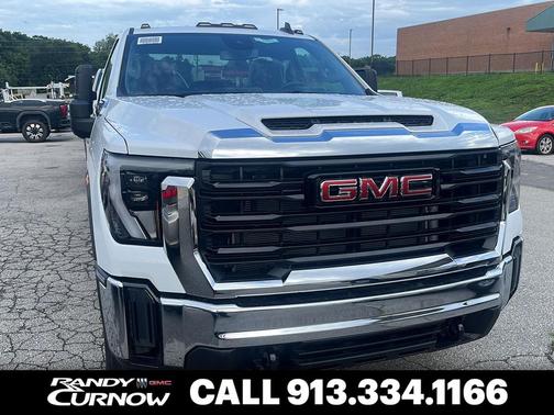 GAZ SUMMIT WHITE 2026 GMC Sierra 2500 Pro