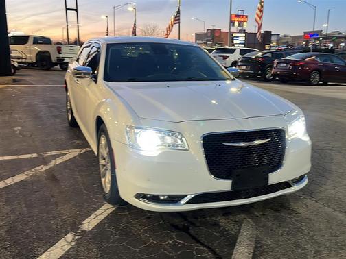 2018 Chrysler 300 Limited