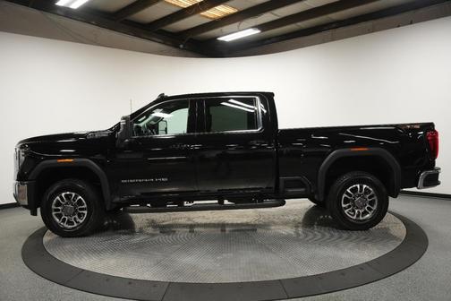 Onyx Black 2025 GMC Sierra 2500 SLE