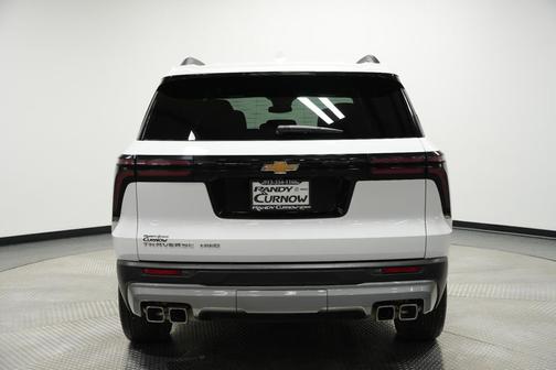 Summit White 2025 Chevrolet Traverse LT