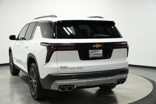 Summit White 2025 Chevrolet Traverse LT