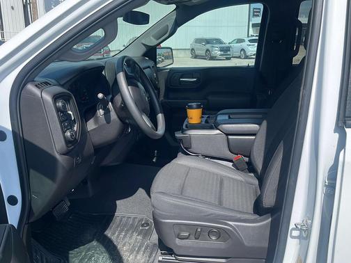 Summit White 2024 Chevrolet Silverado 1500 Custom Trail Boss