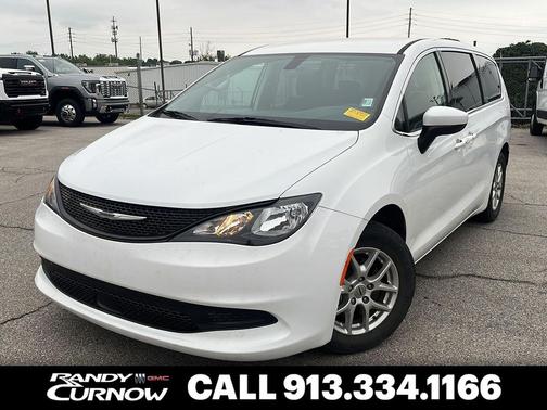 Bright White Clearcoat 2022 Chrysler Voyager LX