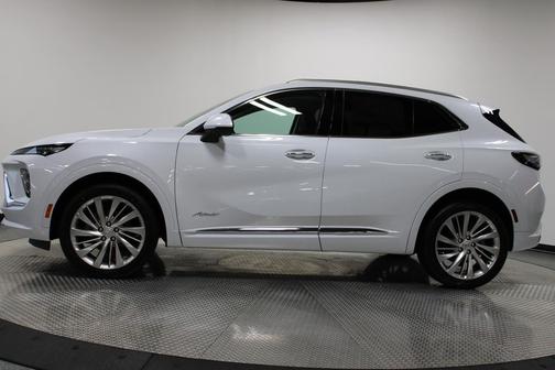 GEP IRIDESCENT WHITE TRICOAT 2026 Buick Envision Avenir AWD