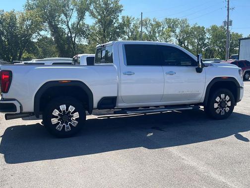 2024 GMC Sierra 2500 Denali