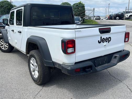 Bright White Clearcoat 2023 Jeep Gladiator Sport S