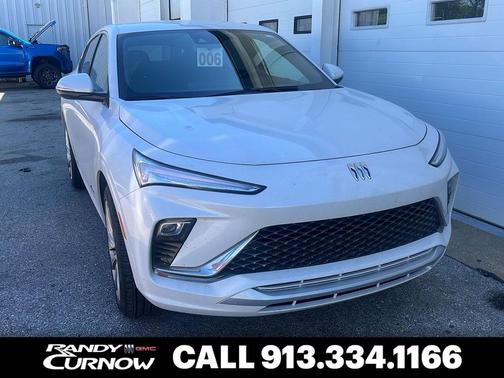 White Frost Tricoat 2025 Buick Envista Avenir FWD