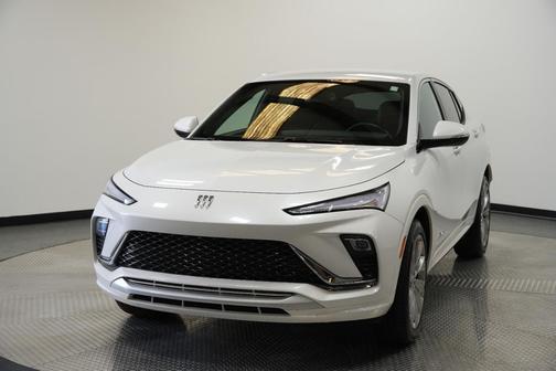 White Frost Tricoat 2025 Buick Envista Avenir FWD