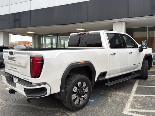 2024 GMC Sierra 2500 Denali