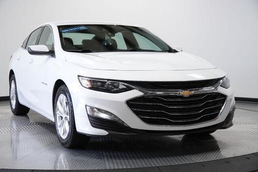Summit White 2024 Chevrolet Malibu FWD 1LT