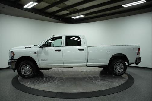2022 RAM 2500 Tradesman Crew Cab 4x4 8' Box