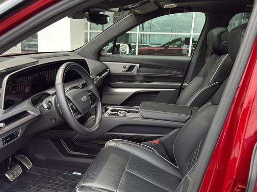 Radiant Red Tintcoat 2026 Cadillac VISTIQ Platinum