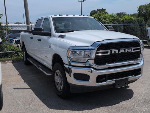 2022 RAM 2500 Tradesman Crew Cab 4x4 8' Box